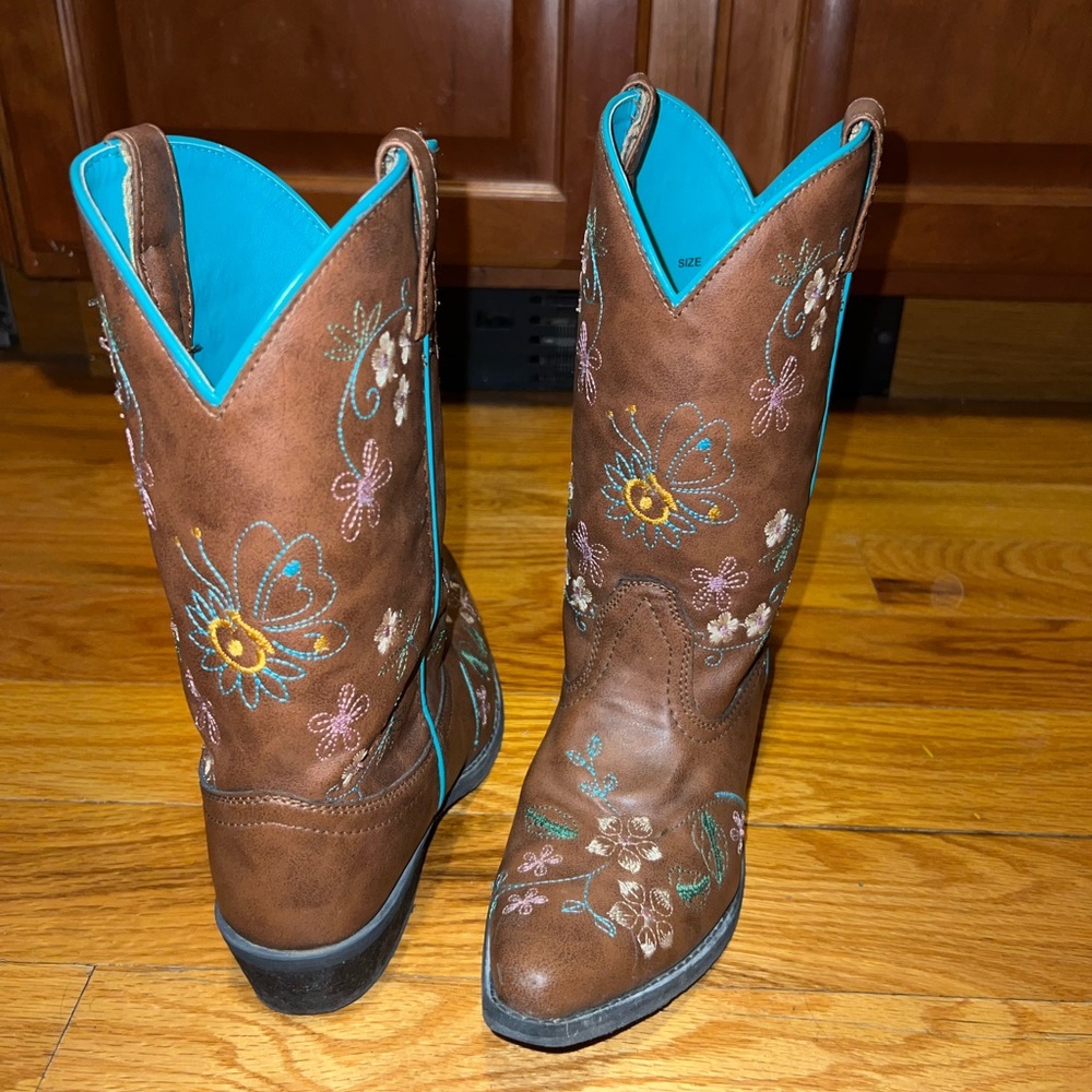 Embroidered Cowboy boots